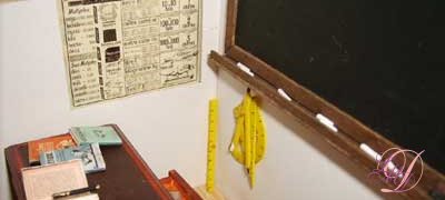 Vitrines miniatures:
Petite classe ancienne:
SD537423