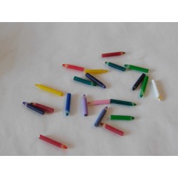 Lot de 10 crayons  0,8cm de haut