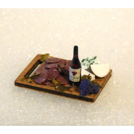 Planchette charcuterie, fromages, vin modèle 1