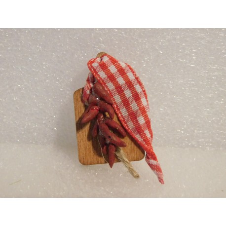 Planchette avec 1 tresse de piments