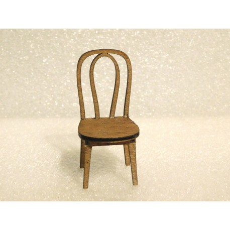 Chaise à barreaux en bois 5cm de haut