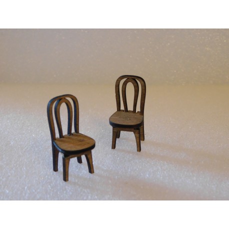 1 chaise en bois de tilleul teinté