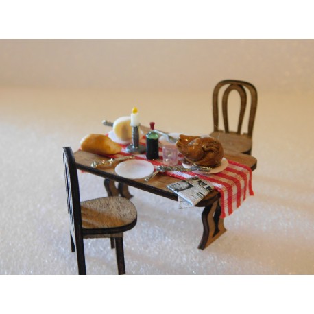 Table garnie et 2 chaises en bois de tilleul