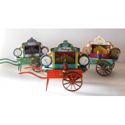 1 Grand orgue de Barbarie avec figurine13,5cm de long